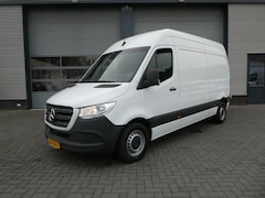 Mercedes-Benz Sprinter - 215 CDI L2H2 airco, navigatie , trekhaak , 3 zits