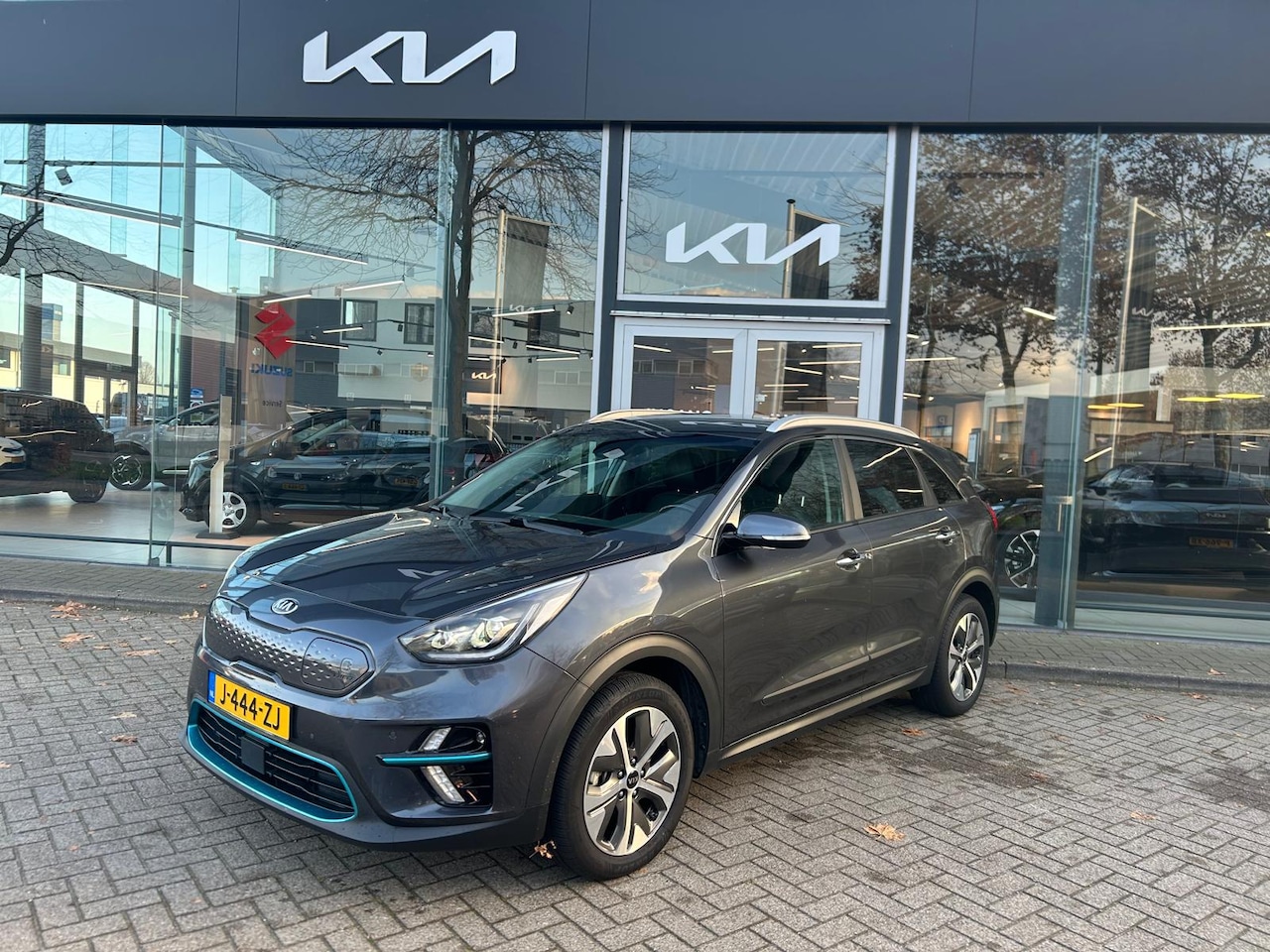 Kia e-Niro - ExecutiveLine 64 kWh | Cruise Control Adaptief | Navigatie | Camera | Leder | Stoelverwarm - AutoWereld.nl