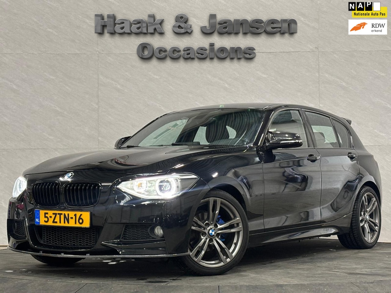 BMW 1-serie - 116i Executive Automaat 135i Look Navi Pdc - AutoWereld.nl