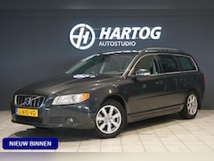 Volvo V70 - 2.0F Momentum + TREKHAAK / STOELVERWARMING / XENON