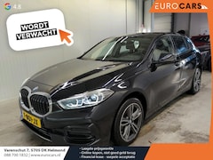BMW 1-serie - 118i Business Edition Automaat Navigatie Apple Carplay/Android Auto Parkeersensoren Cruise