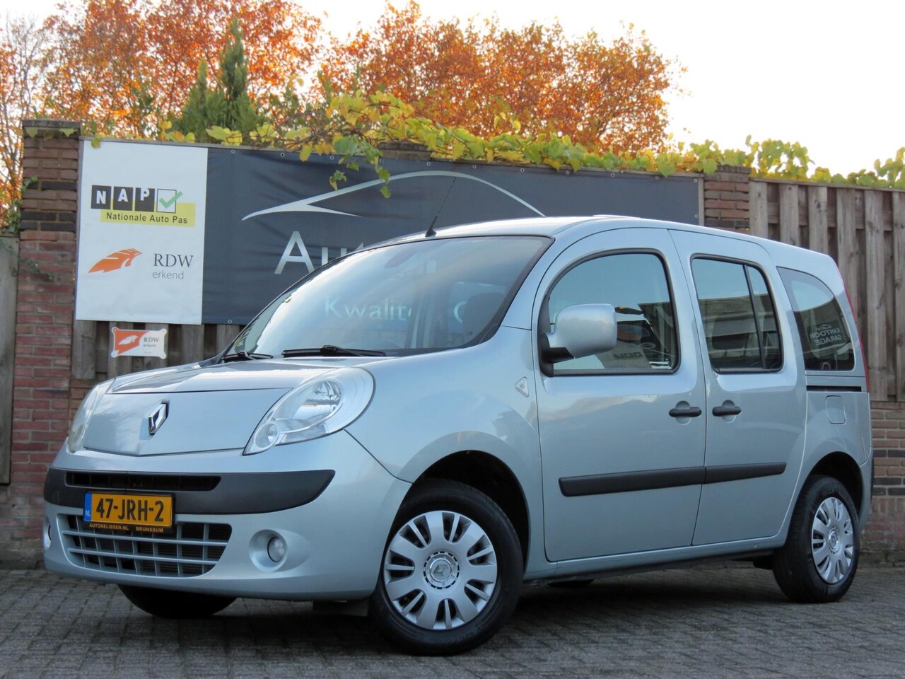 Renault Kangoo Family - 1.6-16V Expression | AIRCO | NIEUWE DISTRIBUTIERIEM | TREKHAAK | CRUISE CONTROL | 2X SCHUI - AutoWereld.nl