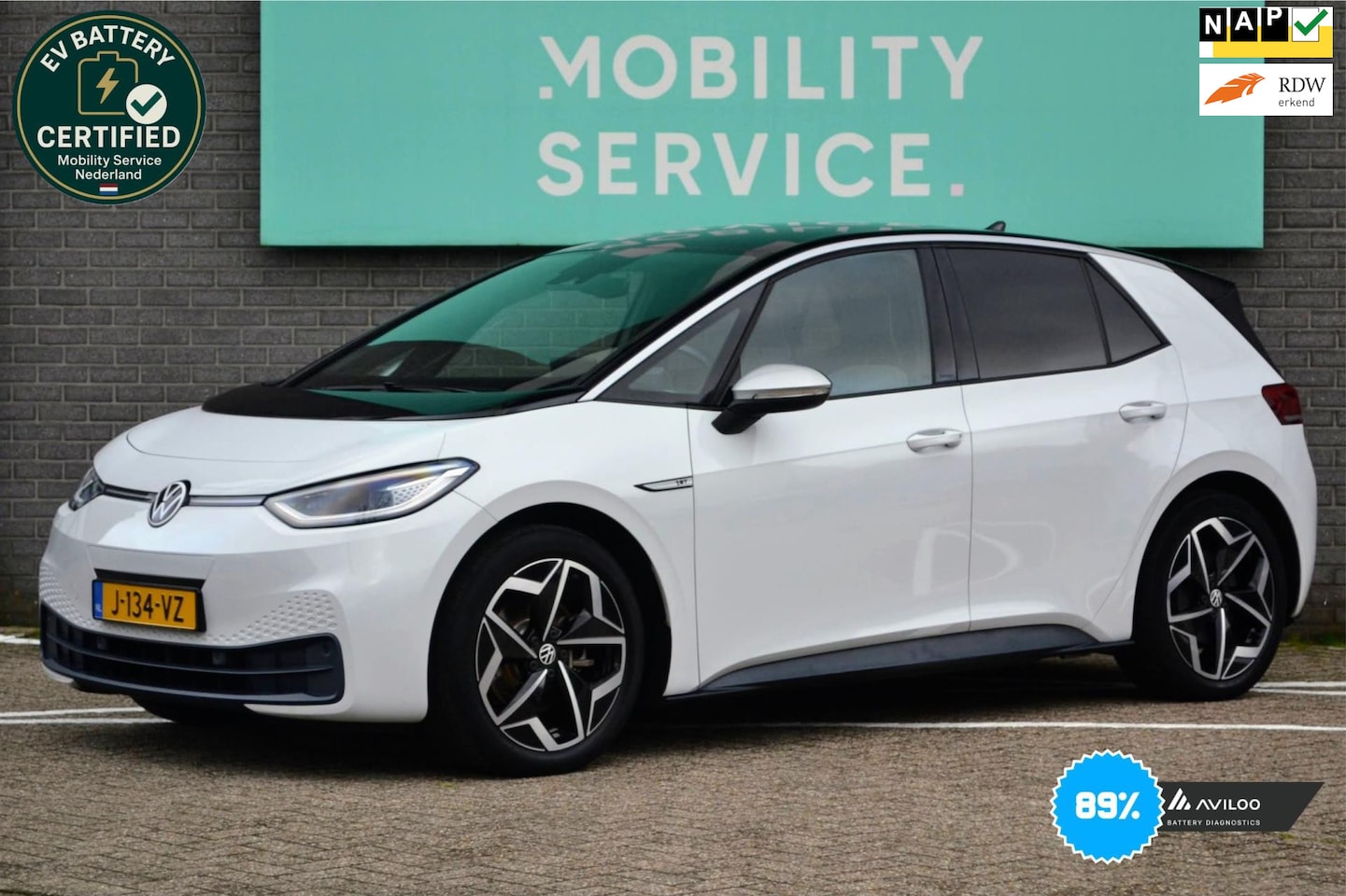 Volkswagen ID.3 - First Plus 58 kWh SOH89% Matrix LED CarPlay Clima Stoelverw - AutoWereld.nl
