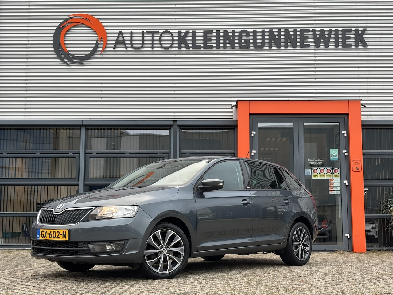 Skoda Rapid Spaceback - 1.2 TSI Greentech DSG-Edition / Trekhaak Afneembaar / Navi / NL-Auto / Stoelverwarming / - AutoWereld.nl
