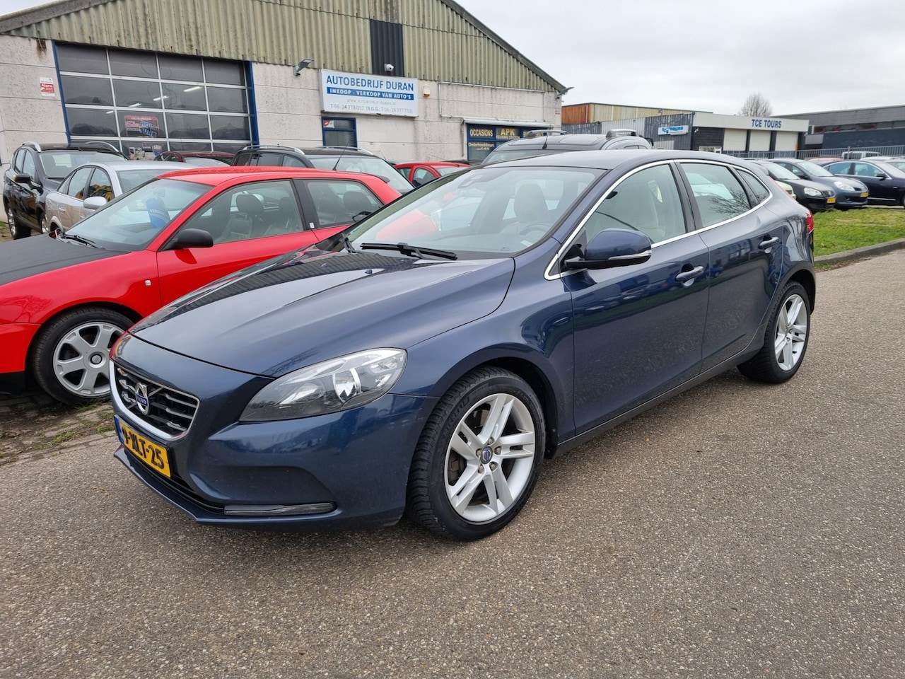 Volvo V40 - 2.0 D4 Summum Business NAV.+ Clima Bj:2014 NAP! - AutoWereld.nl