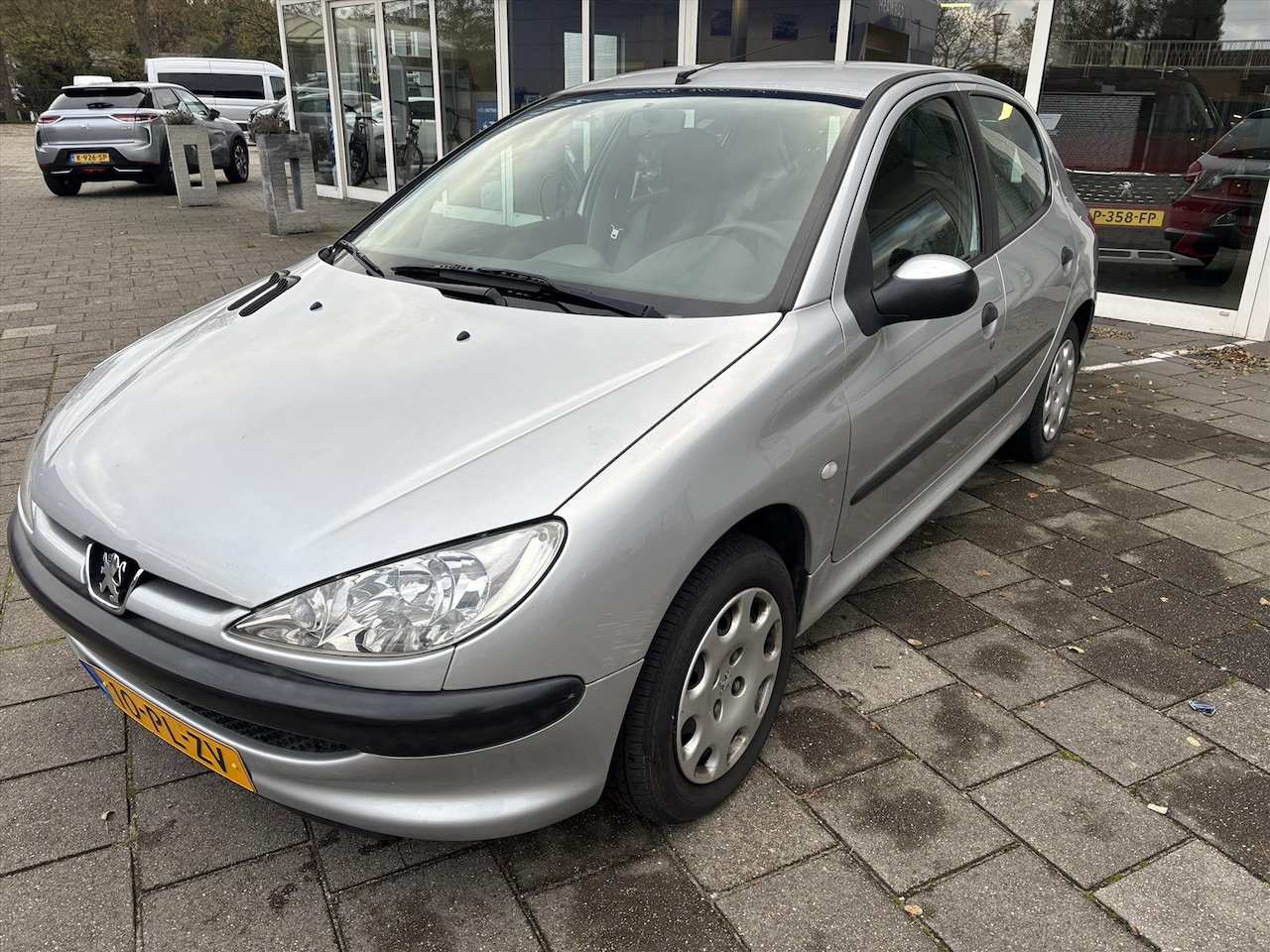 Peugeot 206 - 1.4 5D 1E EIGENAAR - AutoWereld.nl