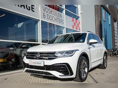 Volkswagen Tiguan - 1.4 TSI eHybrid R-Line Business+ Uitzwenkbare trekhaak