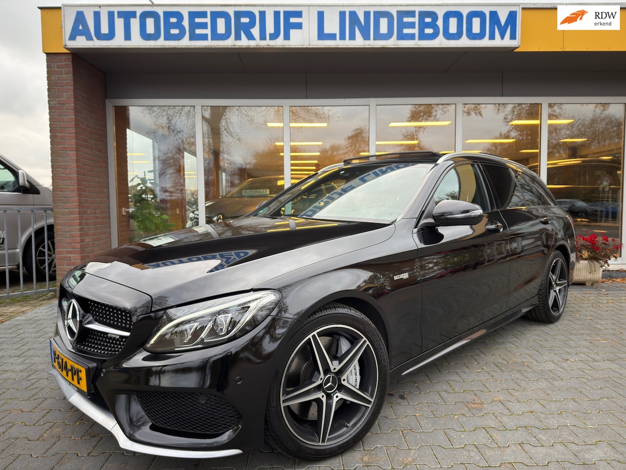Mercedes-Benz C-klasse Estate - C43 AMG 4MATIC Pano Adaptive highbeam Assist Trekhaak - AutoWereld.nl