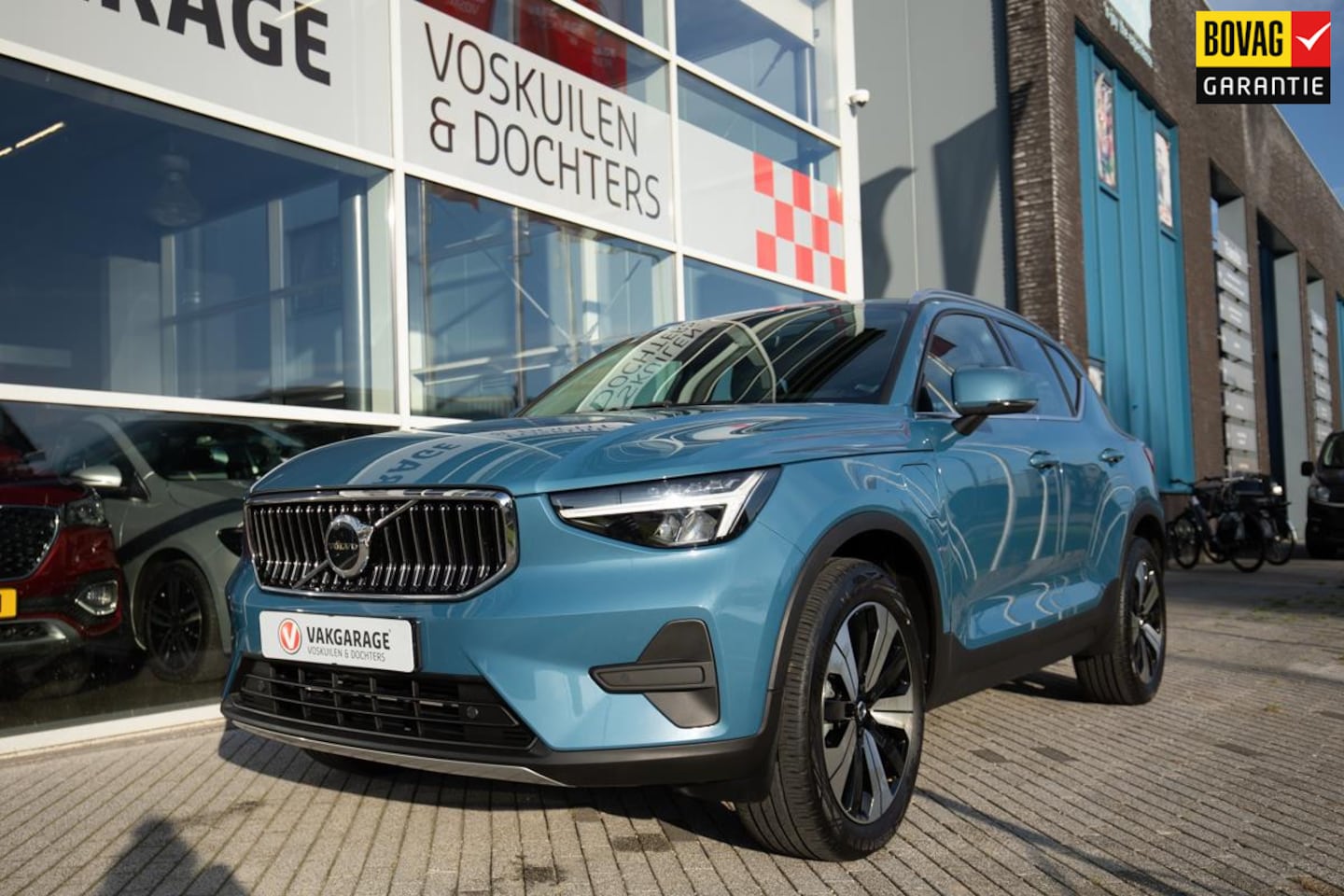 Volvo XC40 - 1.5 T5 Plug-in hybrid Plus Bright Fjord blue - AutoWereld.nl
