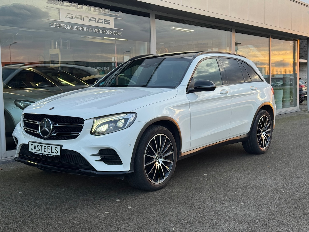 Mercedes-Benz GLC-klasse - 300 4MATIC AMG Line night-pakket Panorama schuifdak , Distronic , lederen bekleding - AutoWereld.nl