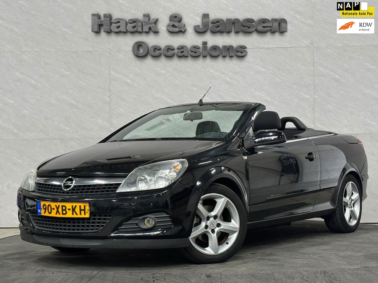 Opel Astra TwinTop - 1.8 Cosmo airco Cruise Lmv hardtop - AutoWereld.nl