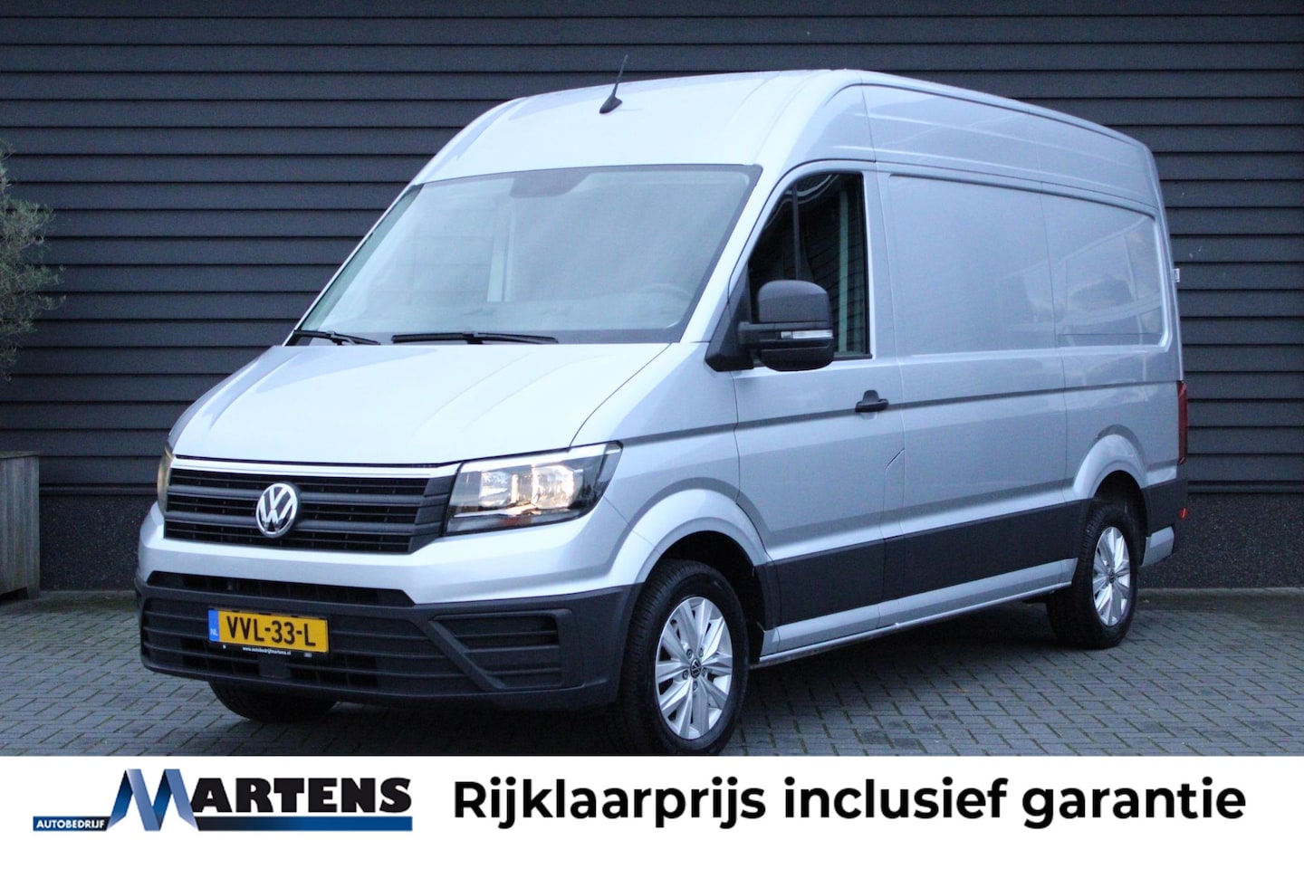 Volkswagen Crafter - 30 2.0 TDI 140pk L3H3 Trekhaak Bijrijdersbank Navigatie - AutoWereld.nl