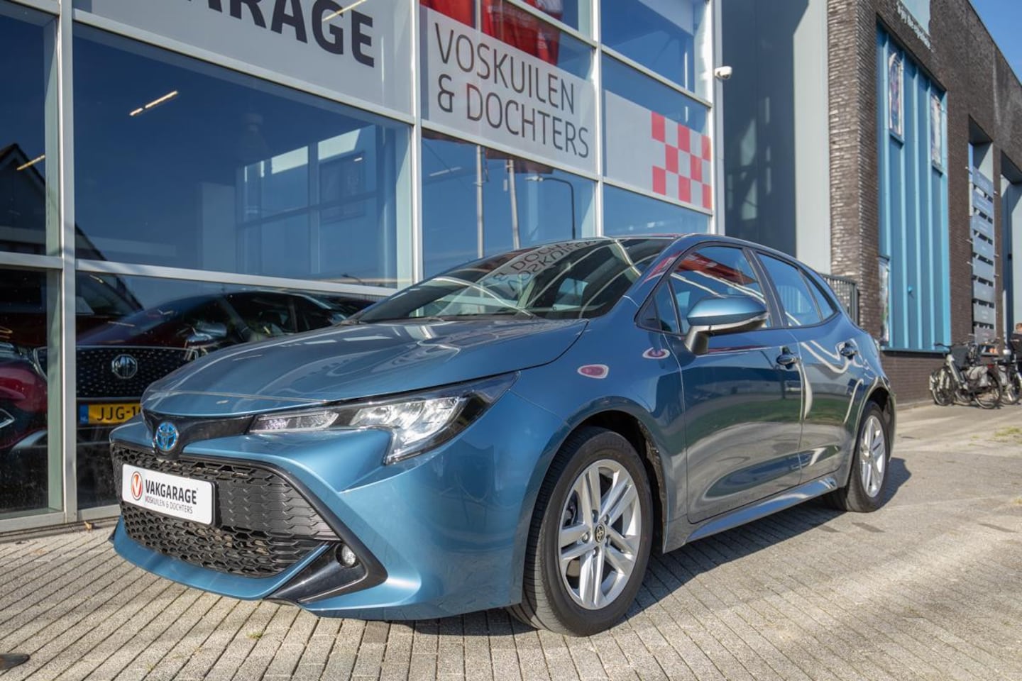 Toyota Corolla - 1.8 Hybrid Business | Apple Carplay | Dakdragerset - AutoWereld.nl