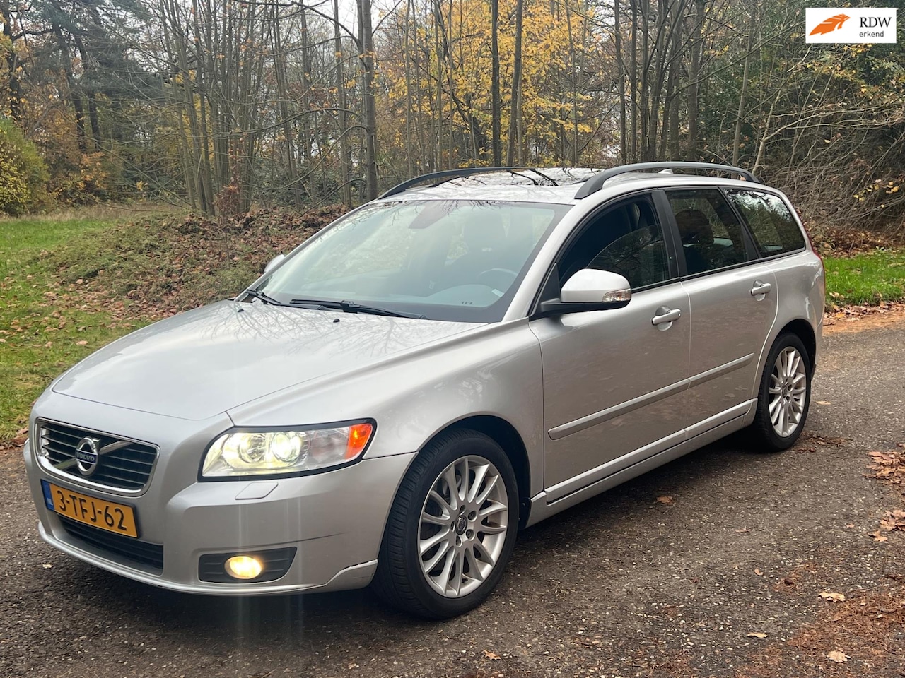 Volvo V50 - 2.0 D3 Summum Xenon Dak Navi Zilver 2010 - AutoWereld.nl
