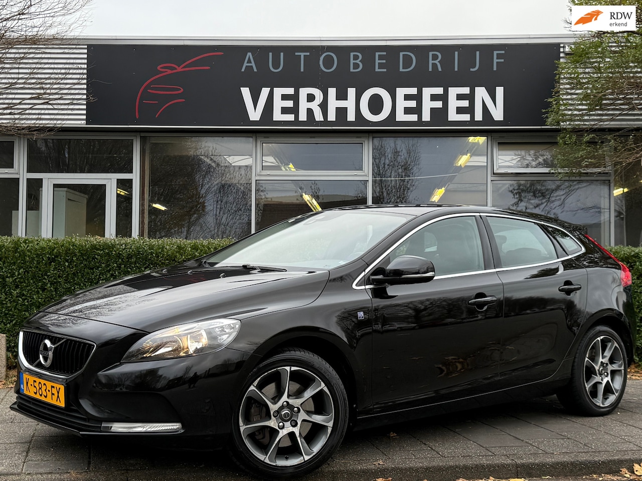 Volvo V40 - 2.0 D3 - INSCRIPTION - OCEAN RACE - AUTOMAAT - ZWART LEDER - PDC - STOEL VERW - ONDERHOUD - AutoWereld.nl