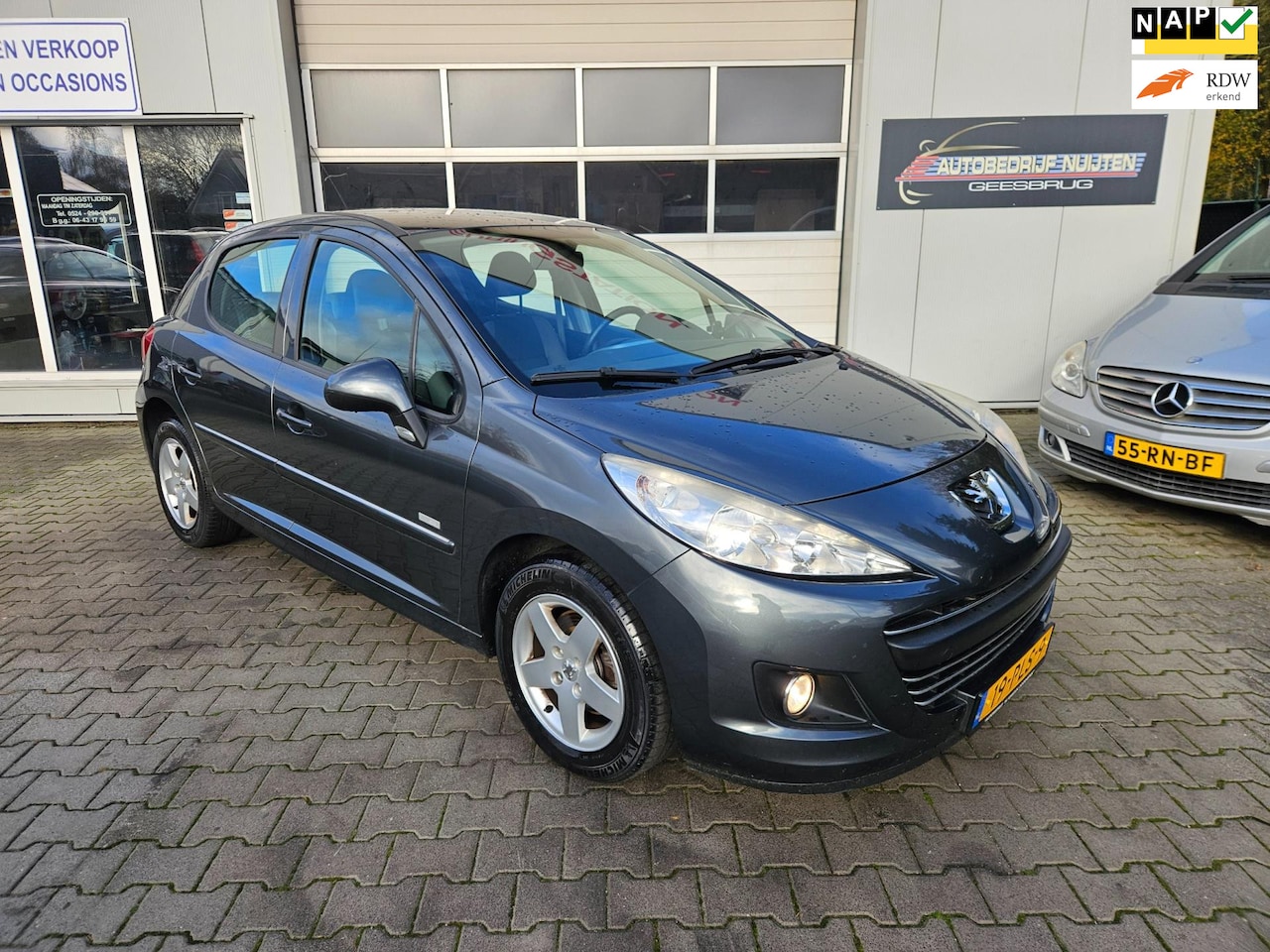 Peugeot 207 - 1.4 VTi Millesim 200 5-DEURS..TREKHAAK - AutoWereld.nl