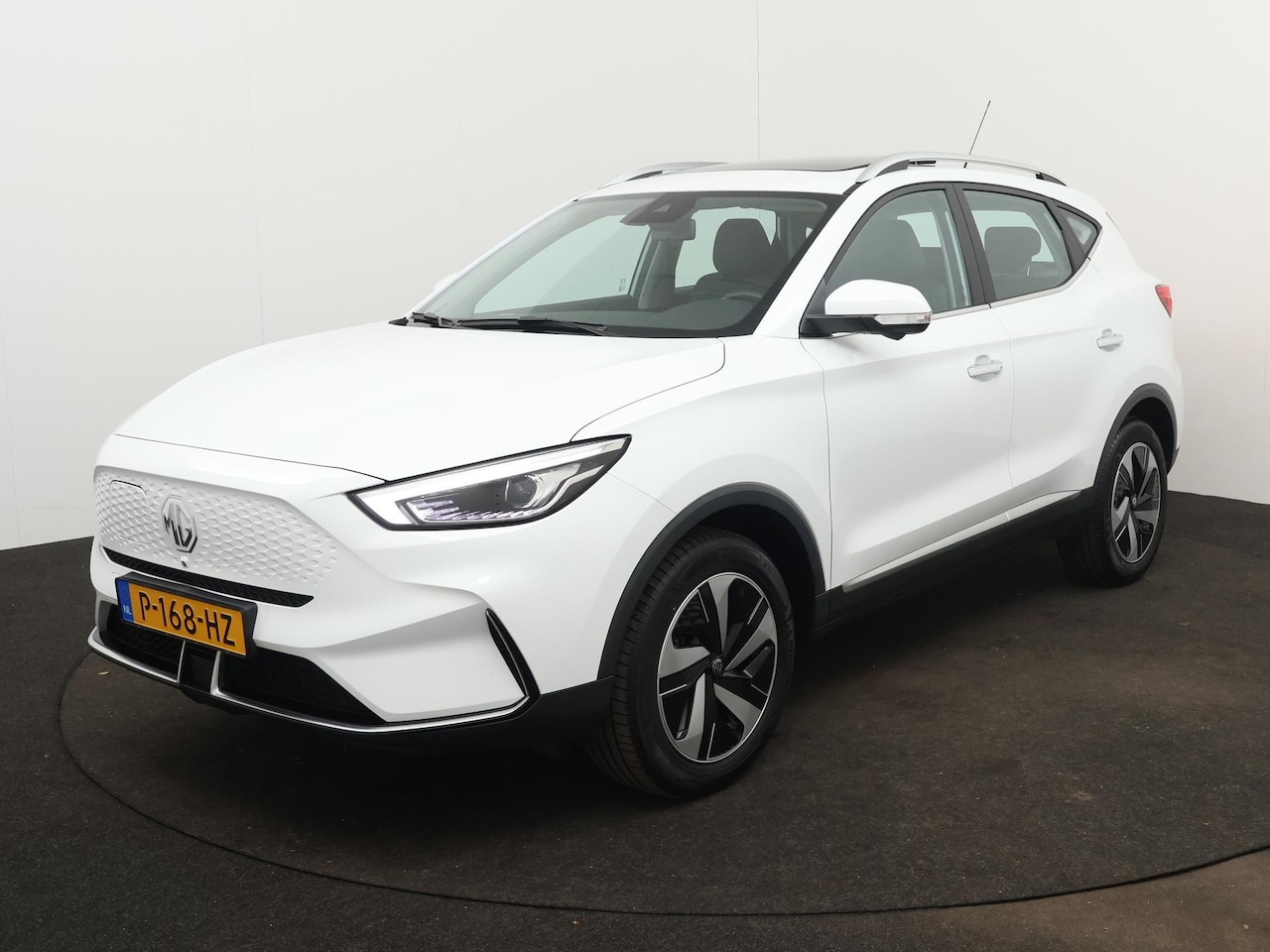 MG ZS - EV Standard Range Luxury 50 kWh | Leder | Panoramadak | Navi | 360 Camera | Apple CarPlay - AutoWereld.nl