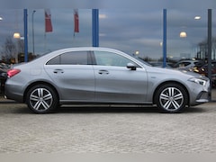 Mercedes-Benz A-klasse - 250e AUT8 Premium LEDER CARPLAY WIDESCREEN SFEER CAMERA