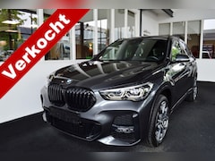 BMW X1 - sDrive20i M-Sportedition | Panorama | Trekhaak