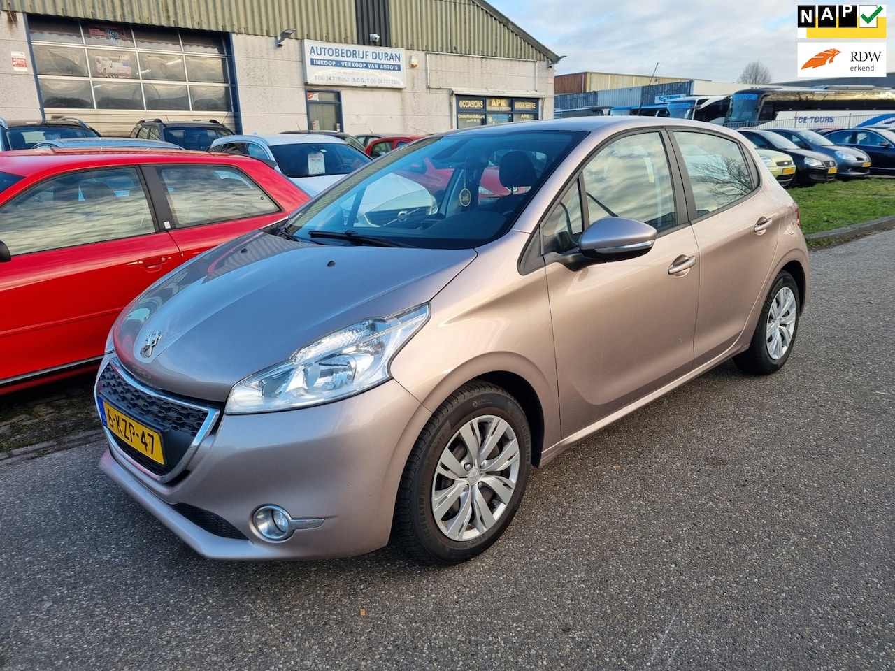 Peugeot 208 - 1.2 VTi Envy NAV.+ Clima Bj:2013 NAP! - AutoWereld.nl