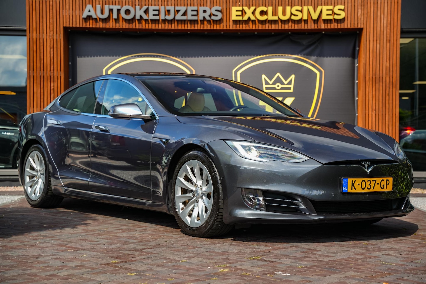 Tesla Model S - Long Range Pano Navi Parkeersensoren 19"L.M. Stuurverw. - AutoWereld.nl