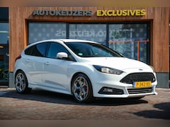 Ford Focus - 2.0 ST-3 Keyless Stuurverw. Cruise Clima 18''LM