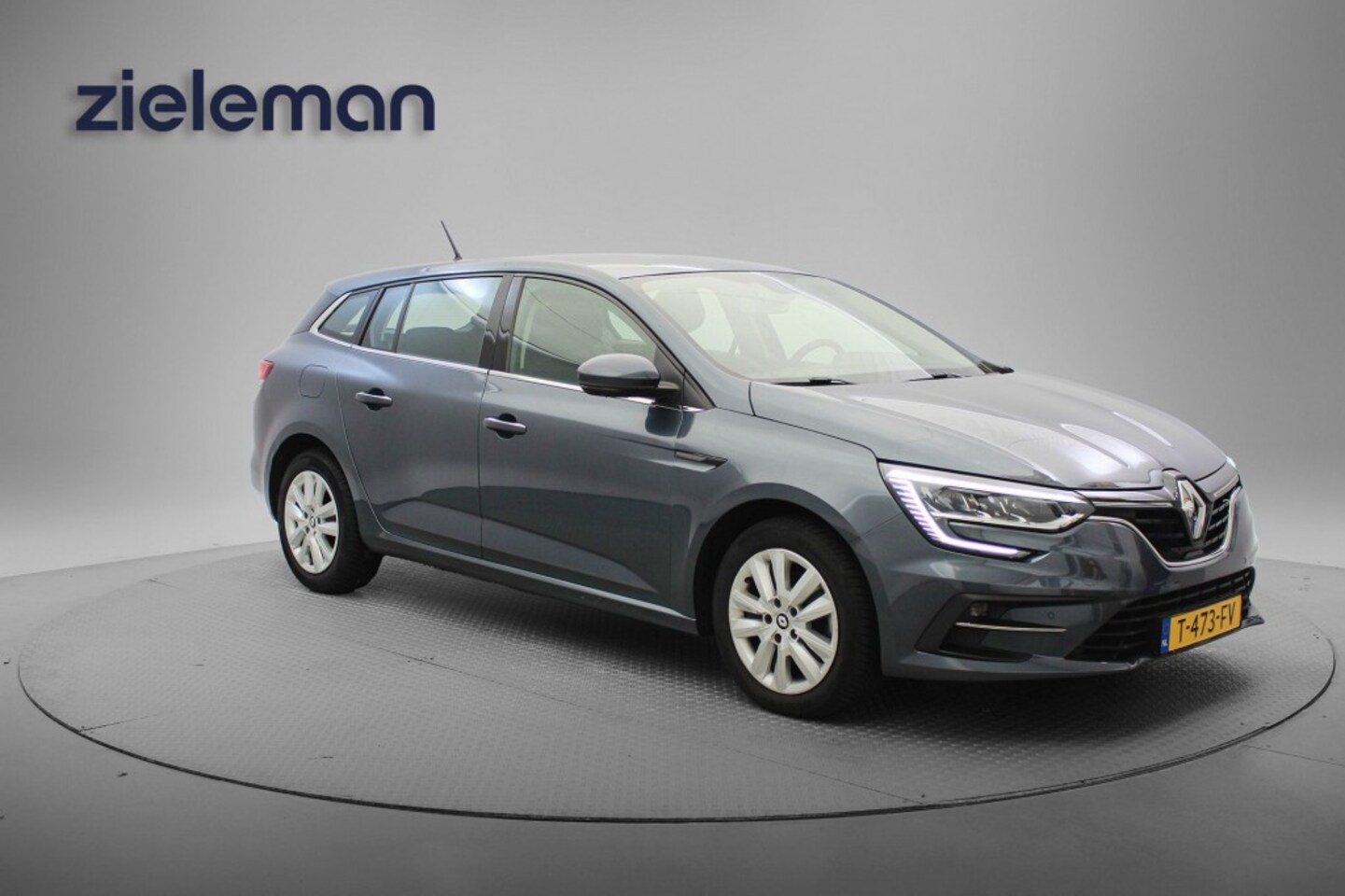 Renault Mégane Estate - Estate 1.3 TCe 140 Pk Equilibre - Carplay, Digitaal Cockpit, Navi, Cruise, Clima, Trekhaak - AutoWereld.nl