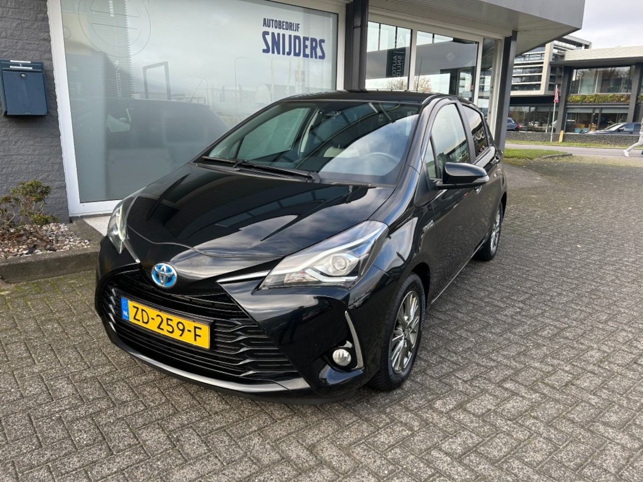 Toyota Yaris - 1.5 HYBRID. DYNAMIC AUTOMAAT - AutoWereld.nl