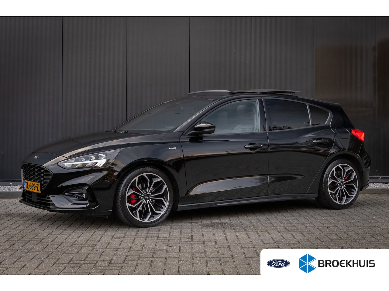 Ford Focus - 1.0 125 PK ST-Line X | Pano-dak | B&O audio | Camera | 100% Dealer onderhouden! | Adaptive - AutoWereld.nl