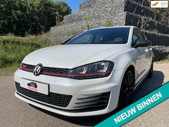 Volkswagen Golf - 2.0 TSI GTI Performance DSG Autom Keyless Camera Leder