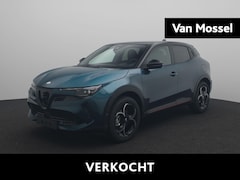 Alfa Romeo Junior - 1.2 Turbo Hybrid Ibrida Speciale | €3.000, - Voordeel | Panoramadak | 360° Parkeersensoren