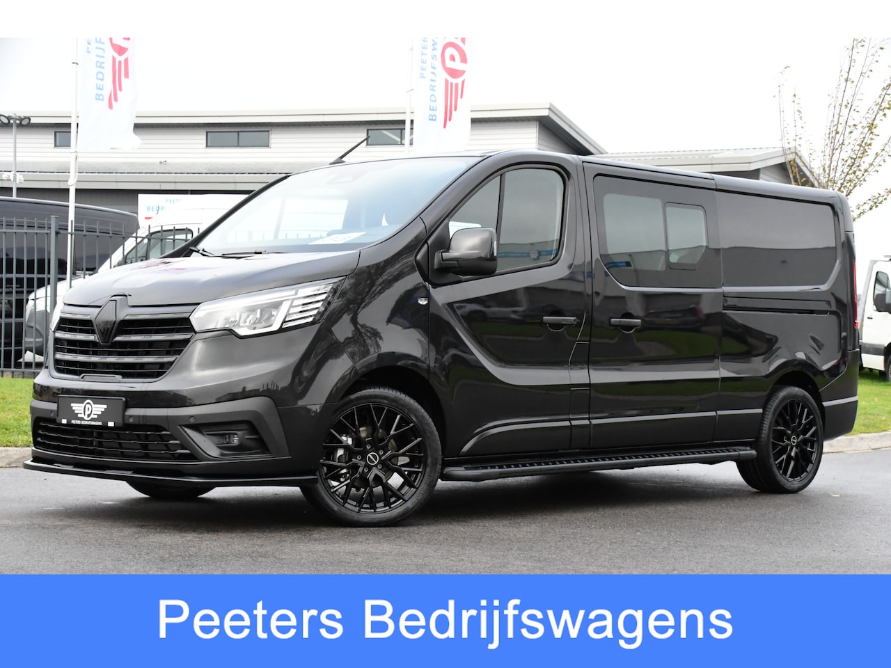 Renault Trafic - 2.0 170 L2H1 DC Black Edition Extra Cruise, Camera, Carplay, LED, 170pk, Stoelverwarming, - AutoWereld.nl