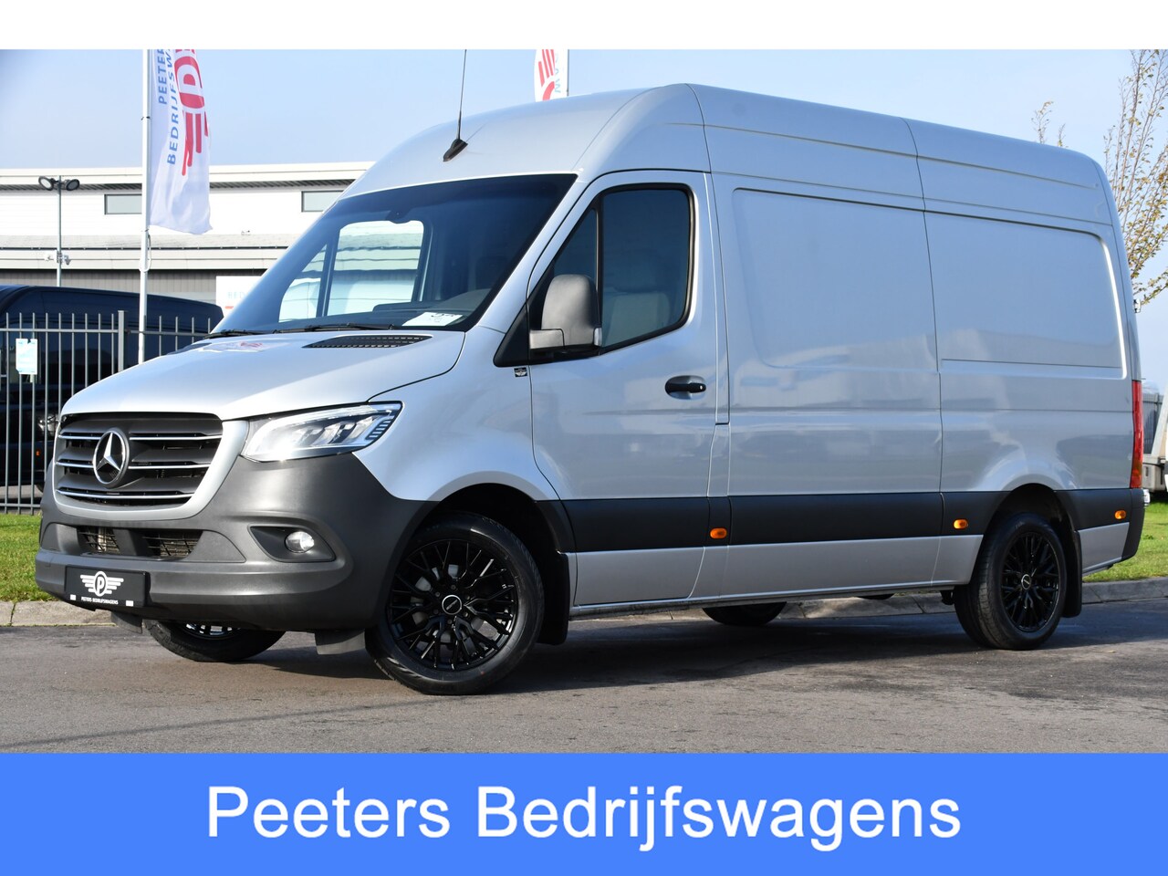 Mercedes-Benz Sprinter - 319 1.9 CDI L2H2 RWD PB Edition Camera, Cruise, Carplay, 190pk, LED, 3500kg Trekhaak, Stoe - AutoWereld.nl