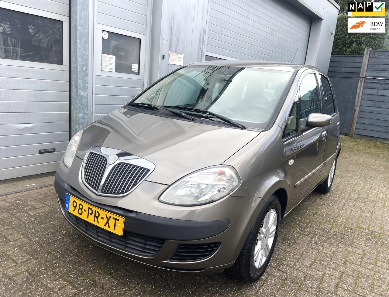 Lancia Musa - 1.4-16V Oro 2004-Airco-Cruis-Velgen-Trekhaak-APK - AutoWereld.nl