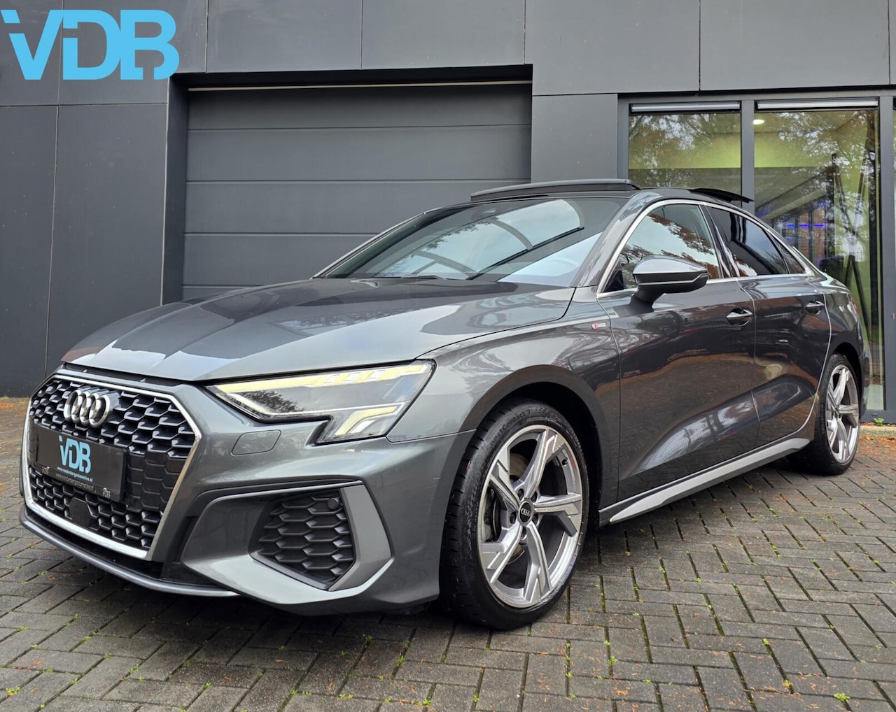 Audi A3 Limousine - 35 TFSI S-Line ORIGINEEL NL NAP PANO NAVI - AutoWereld.nl