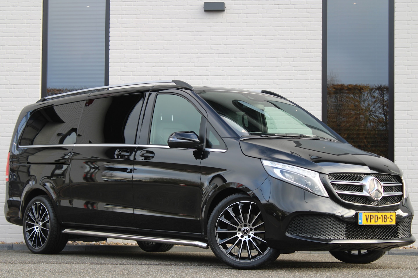Mercedes-Benz V-klasse - 250d Aut / Extra Lang / DC / 2x Elec Schuifdeur / Leer / Vol Opties / Nette Staat - AutoWereld.nl