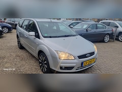 Ford Focus Wagon - 1.6-16V Trend