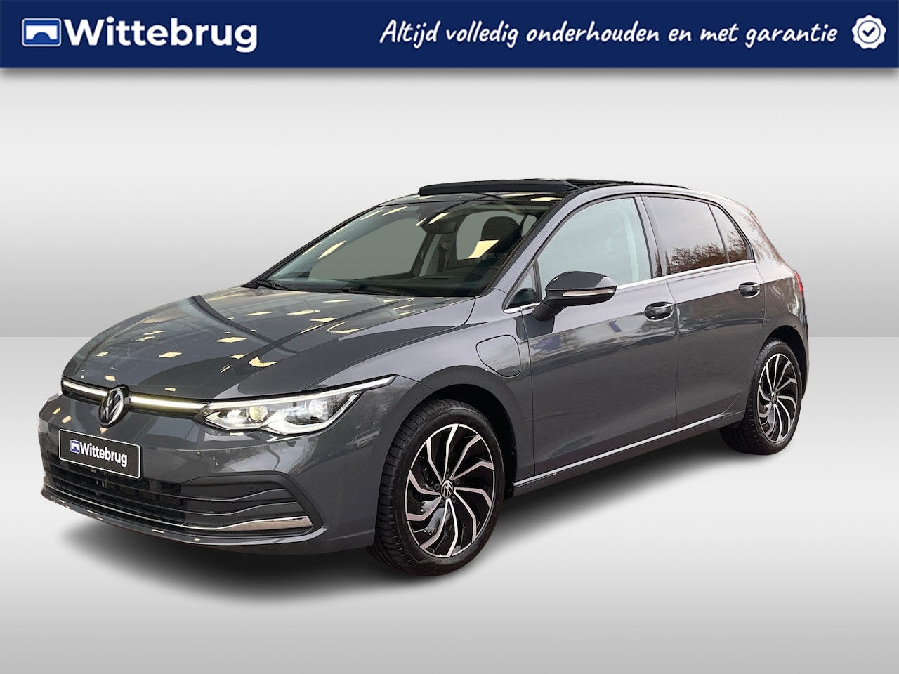 Volkswagen Golf - 1.4 eHybrid Style / Panorama dak / Zwenkbare Trekhaak / IQ Light / 204 PK / Head up Displa - AutoWereld.nl