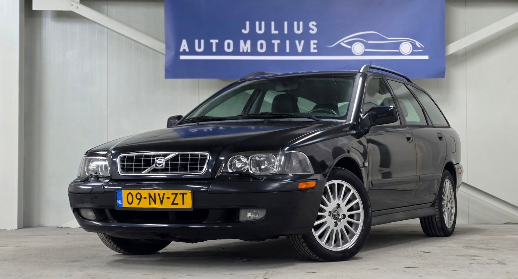 Volvo V40 - 1.8 Europa Leer Nieuwe APK Garantie Clima! - AutoWereld.nl