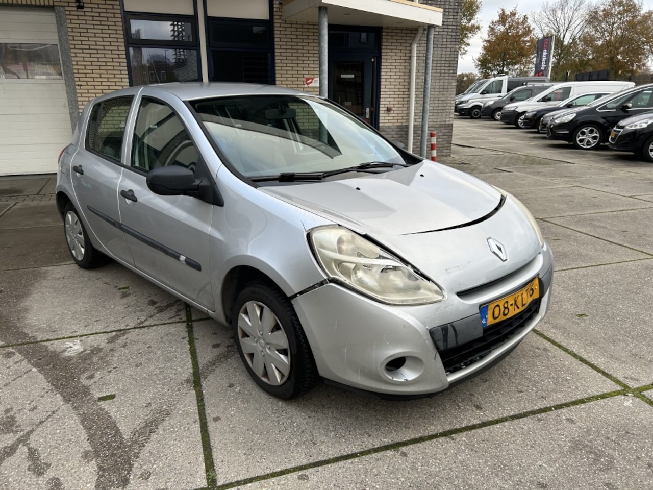 Renault Clio - 1.2 1.2 ( RIJDBARE SCHADE ) - AutoWereld.nl