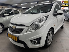 Chevrolet Spark - 1.2 16V LT clima elektrische pakket parkeersensoren lm-velgen lux uitvoering 4-cilinders
