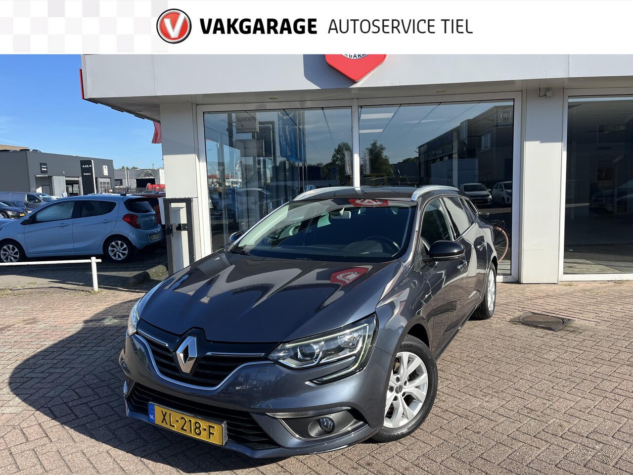 Renault Mégane Estate - 1.3 TCe Limited Trekhaak, Navigatie, Parkeersensoren, Climate control - AutoWereld.nl