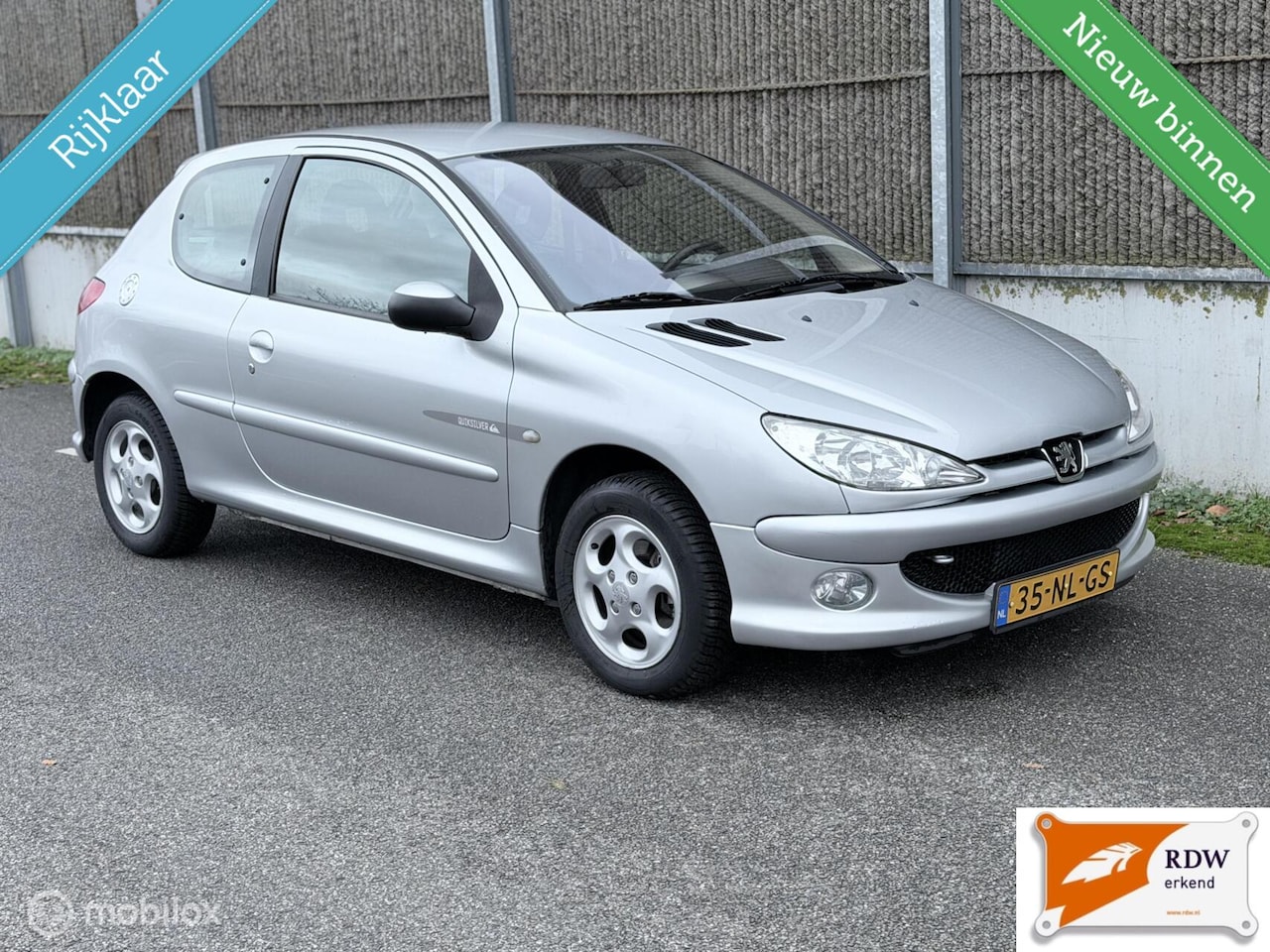 Peugeot 206 - 1.4 Pop' Art NAP/AIRCO/LAGE KM STAND/NETTE AUTO - AutoWereld.nl