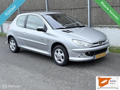Peugeot 206 - 1.4 Pop' Art NAP/AIRCO/LAGE KM STAND/NETTE AUTO