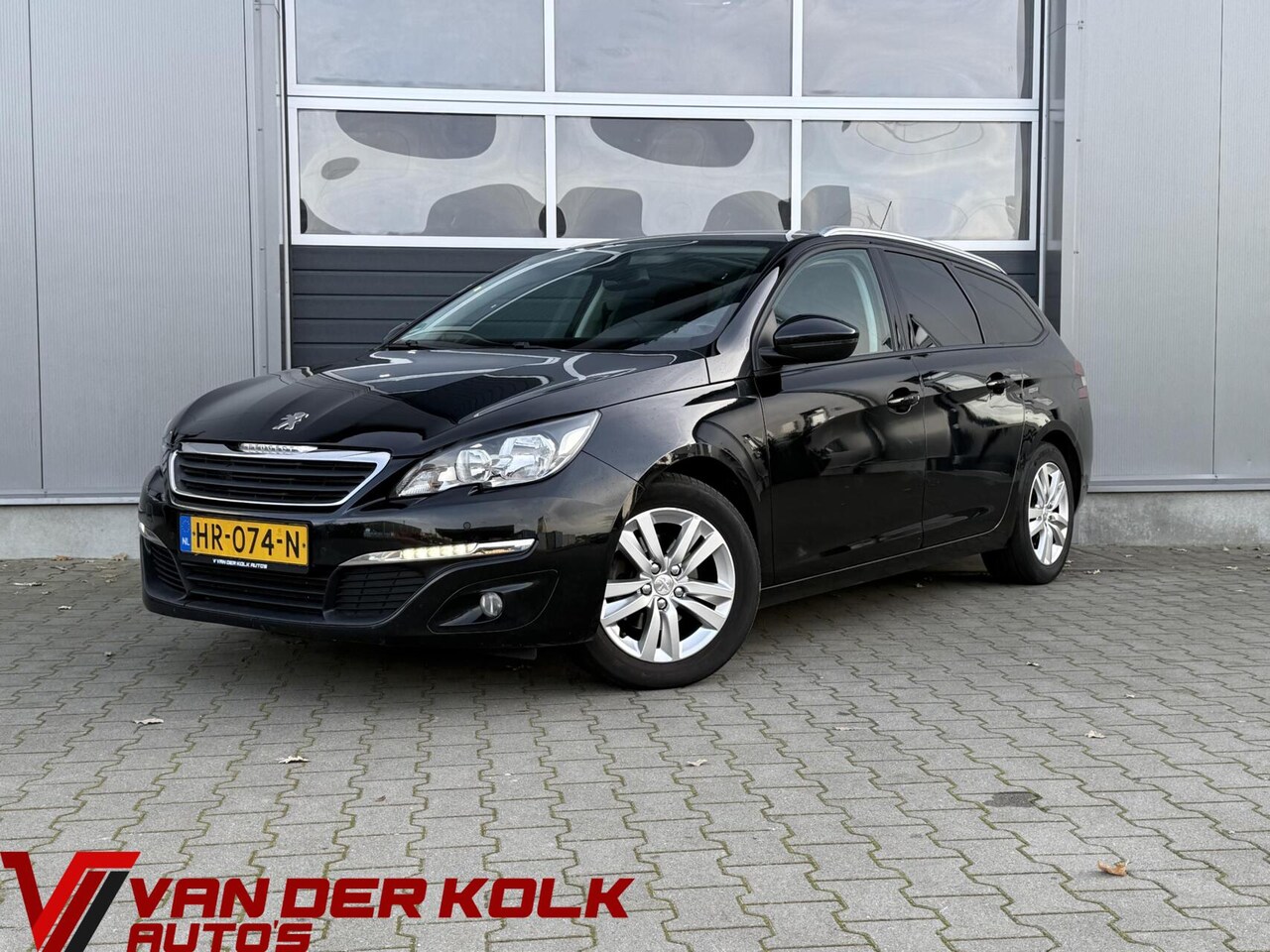 Peugeot 308 SW - 1.6 BlueHDI Executive Panorama Camera Navigatie Cruise Climate Trekhaak - AutoWereld.nl
