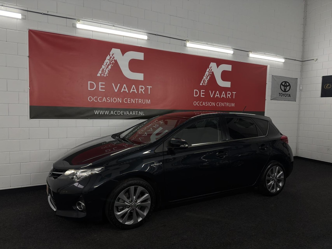 Toyota Auris - 1.8 Hybrid Lease - NAVI/PANODAK/CAMERA/NAP - AutoWereld.nl