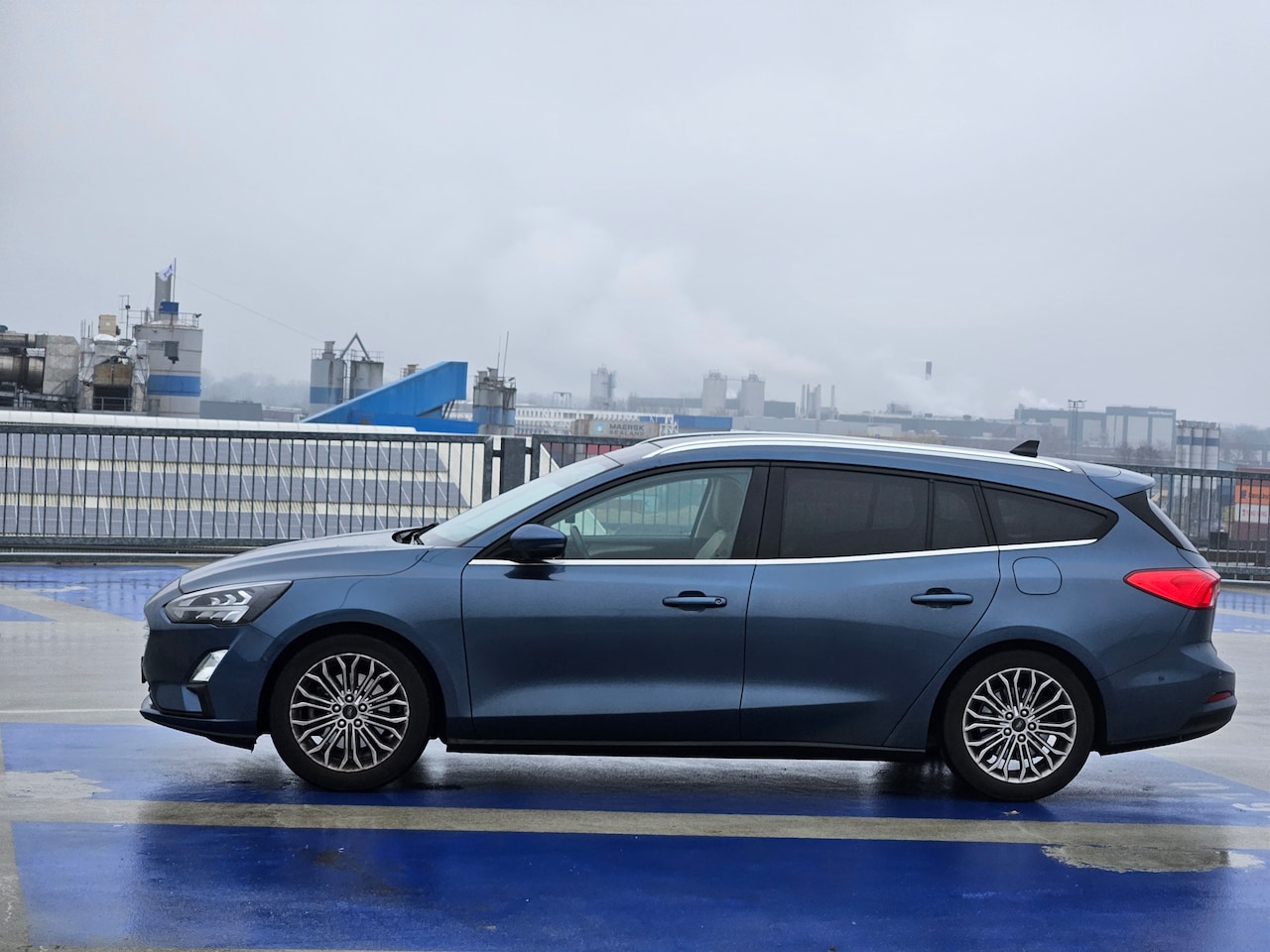 Ford Focus Wagon - 1.0 EcoBoost Titanium Business - AutoWereld.nl