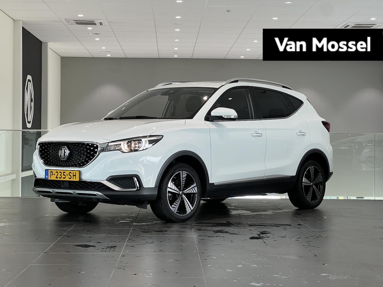 MG ZS - Luxury 45 kWh - AutoWereld.nl