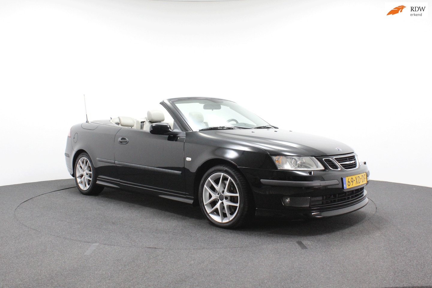 Saab 9-3 Cabrio - 2.0T Aero | Automaat (!) | Sportvelgen | Stoelverwarming | Groot scherm - AutoWereld.nl
