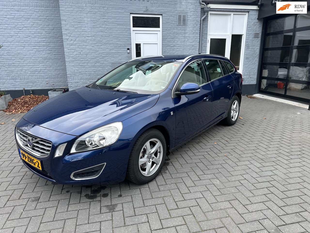 Volvo V60 - 1.6 T4 Ocean Race | LEER | NAVI | TREKHAAK | - AutoWereld.nl